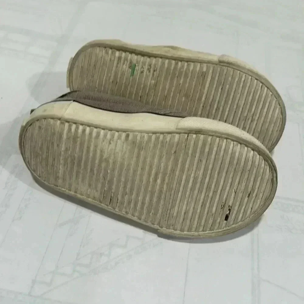 Old Navy Baby Boys Canvas Mollusk slip on shoes